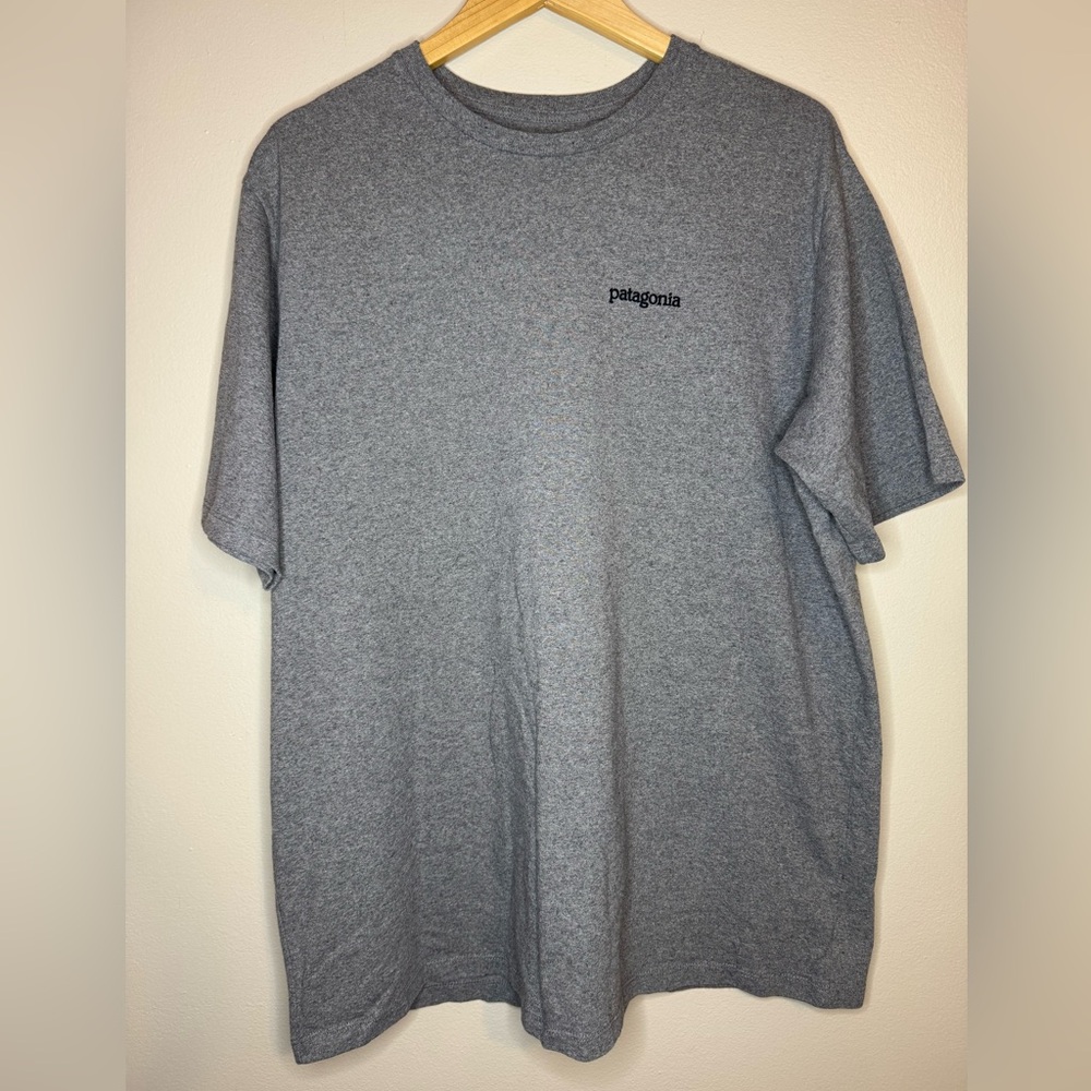 Patagonia Logo Tee XL Gray Graphic T Shirt